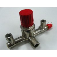 Контрольно-розподільний блок компресора